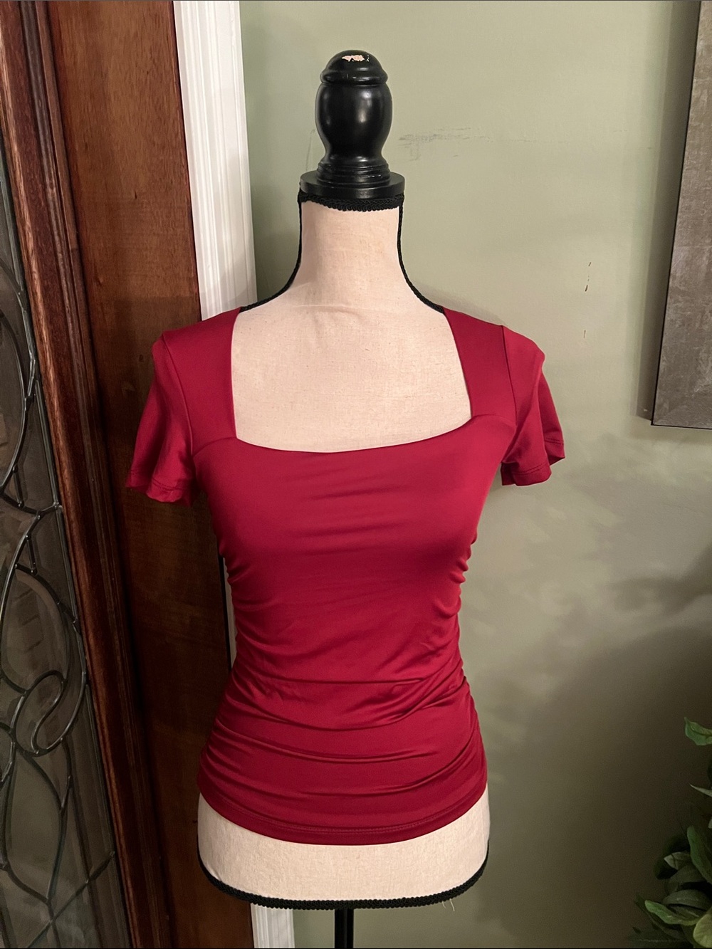 Fitted Square Neck Short Sleeve Top - Red